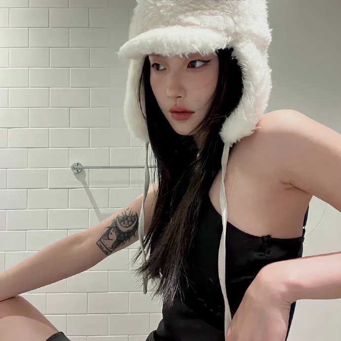 穿越荒年带女儿发家致富